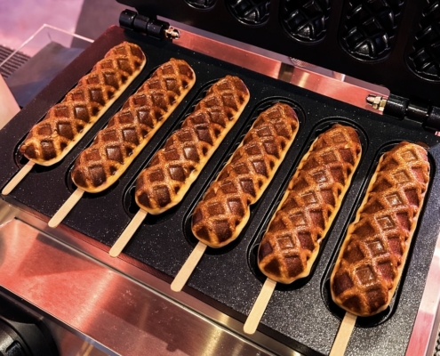 Gaufres sur batonnets pour une dégustation pratique