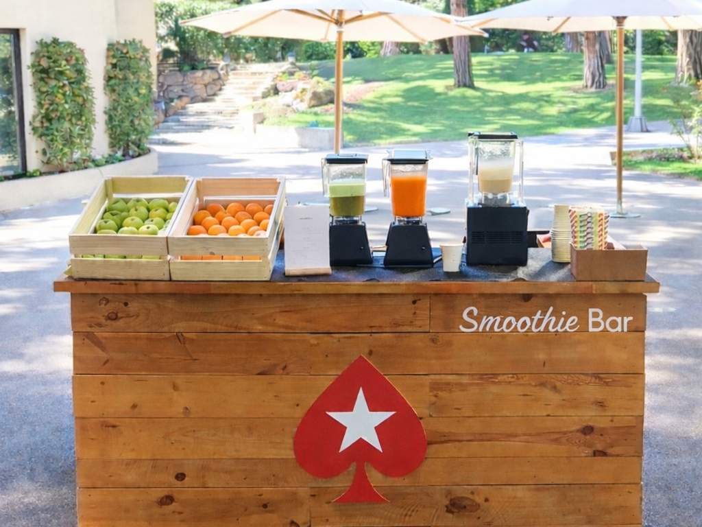 Smoothie Bar décoré aux couleurs de votre événement sur la Côte d'Azur